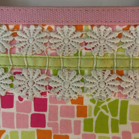 Lilly Pulitzer pocketbook with lace trim, pink, orange and green. - Picture 3 of 6